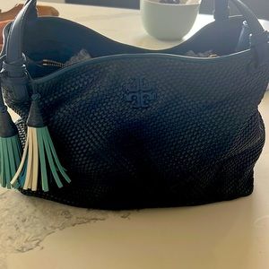 Selling barely worn Tory Burch purse